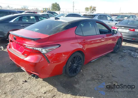 2022 Toyota Camry Xse V6 z USA, uszkodzony, nr VIN 4T1KZ1AK3NU062847